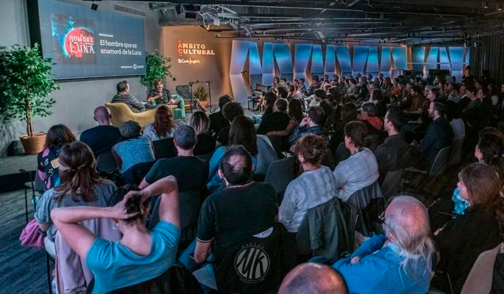 El Ámbito Cultural localizado en El Corte Inglés de Callao alberga, del 19 al 27 de enero, la sexta edición de este ciclo que reúne un amplio programa de actos, encuentros y debates en torno a la relación entre literatura y periodismo.