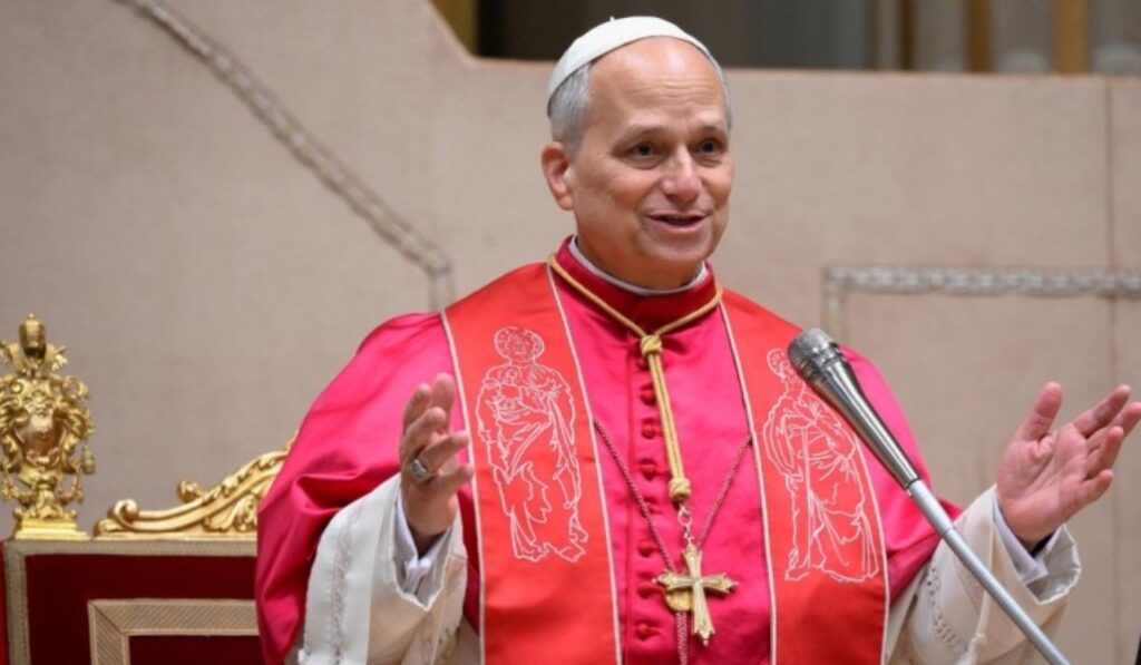 El Santo Padre se dirige a los embajadores acreditados ante la Santa Sede. Foto: Vatican Media.