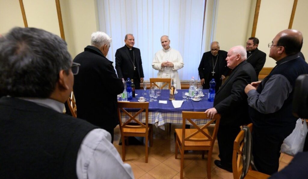 El Santo Padre durante la comida que compartió con los obispos peruanos. Foto: Conferencia Episcopal Peruana.