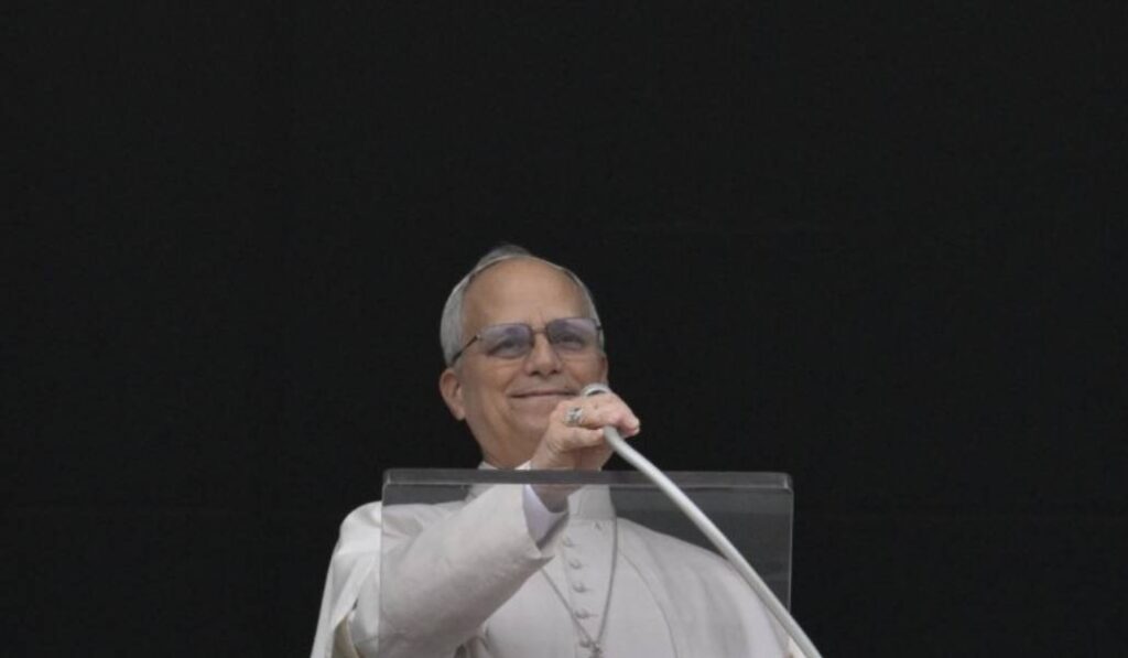 El Pontífice se prepara para hablar. Foto: Vatican Media.