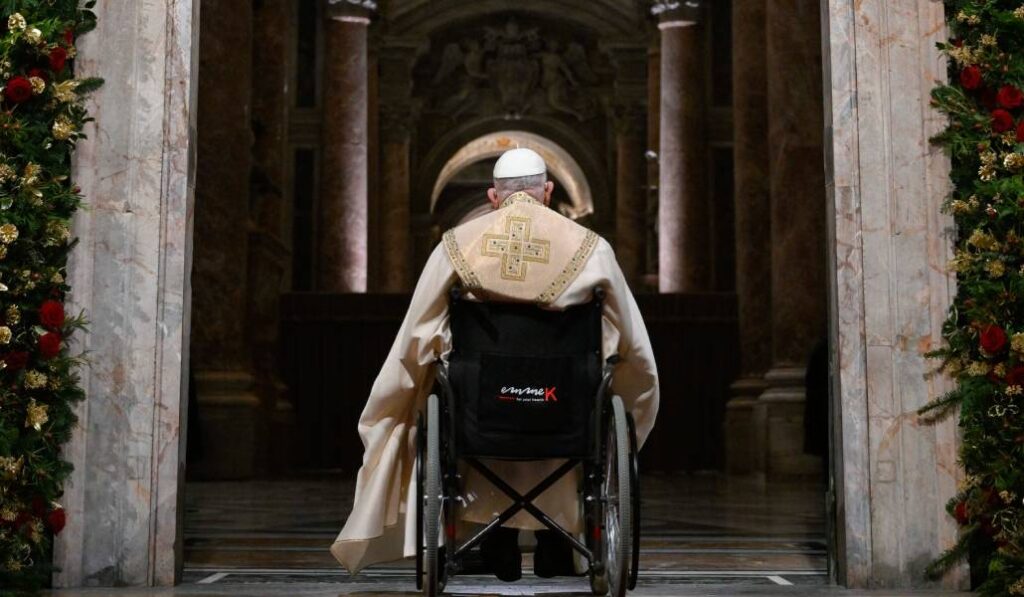 El Papa Francisco abrió la Puerta Santa en diciembre de 2024. Foto. CNS.