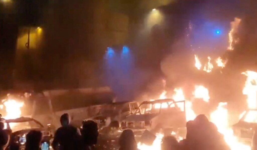 Captura de un vídeo de protestas en Teherán difundido este viernes en redes sociales.