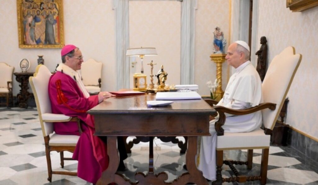 El Papa también ha recibido en privado a Alejandro Arellano, decano de la Rota Romana. Foto: Vatican Media.