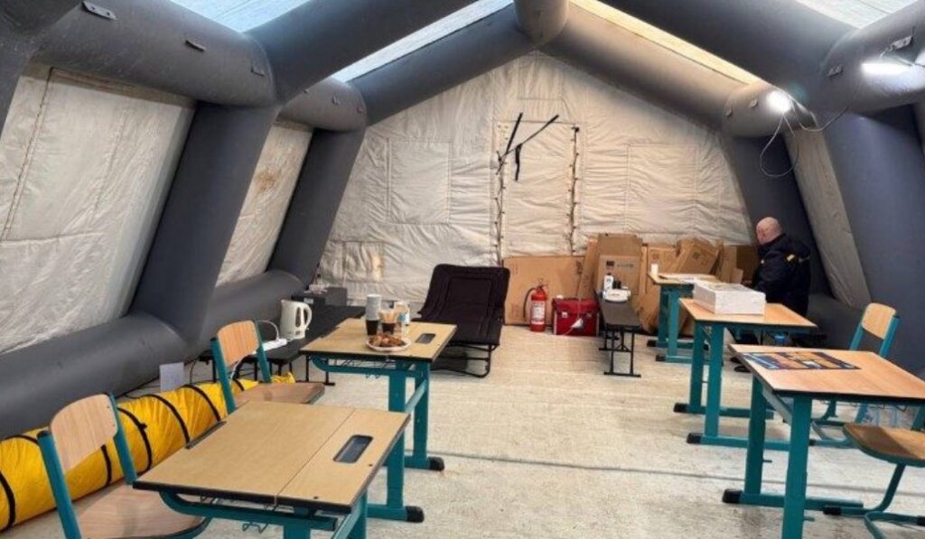 Interior del Punto de Resiliencia, en Kiev. Foto: Vatican Media.