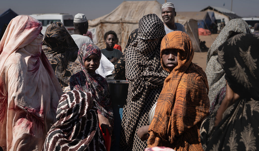 En el campo hay sobre todo mujeres y niños.