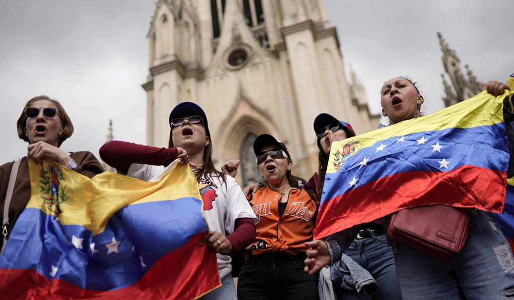 Manifestación por una transición democrática en Bogotá (Colombia) el día 4.