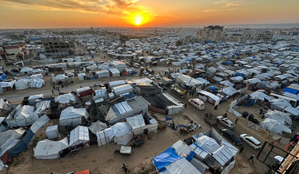 Chabolas en el sur de Gaza como consecuencia de los bombardeos.