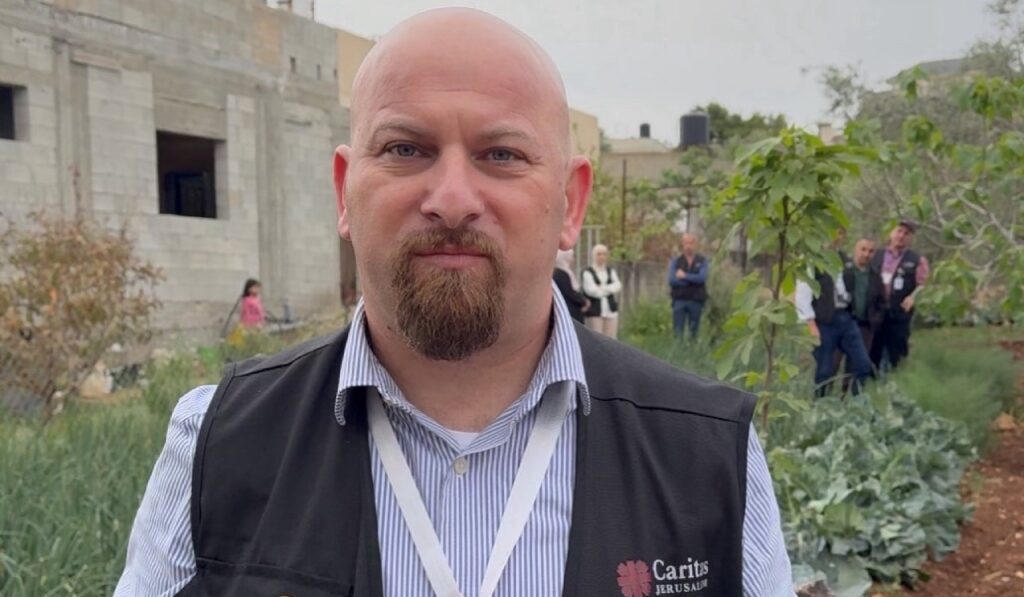 Anton Asfar es padre de familia y reside en Jerusalén. Foto: CNS / Cáritas Jerusalén.