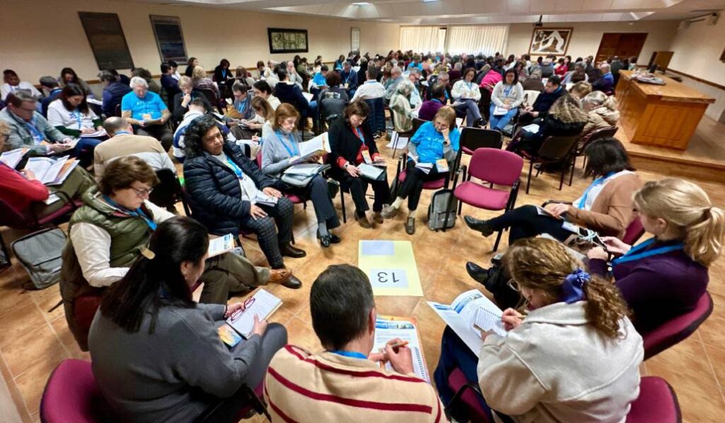 Un momento de reflexión compartida durante el encuentro. Foto: Cursillos de Cristiandad.