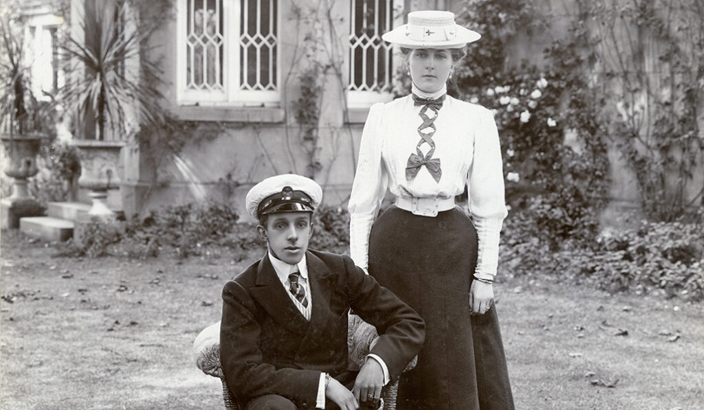 Alfonso XIII y la princesa Victoria Eugenia en Cowes. Archivo General de Palacio.