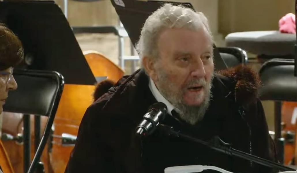 Kiko Argüello, en un momento de su intervención. Foto: YouTube catedral de Toledo.