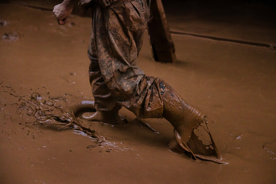 El centro de Paiporta, el 30 de octubre de 2024, estaba anegado de lodo.