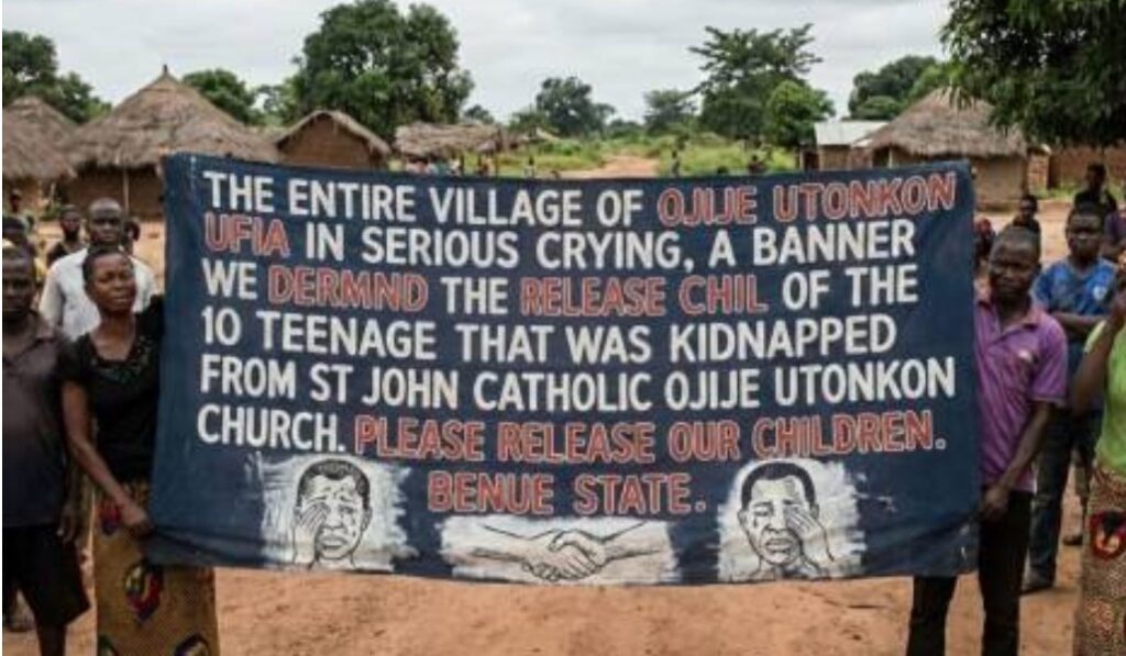Protesta tras el secuestro de los menores. 