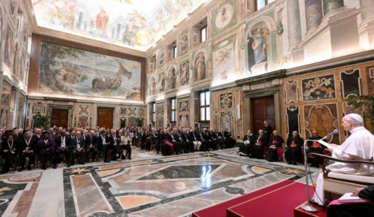 El Papa durante su intervención. Foto: Vatican News.