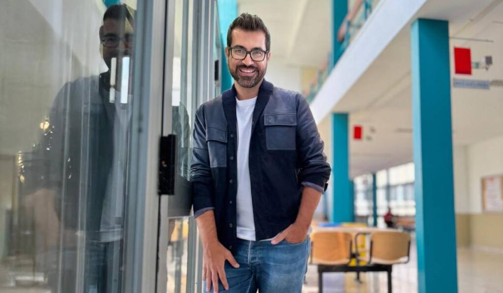 El profesor de Tecnología Educativa César Poyatos. Foto cedida.