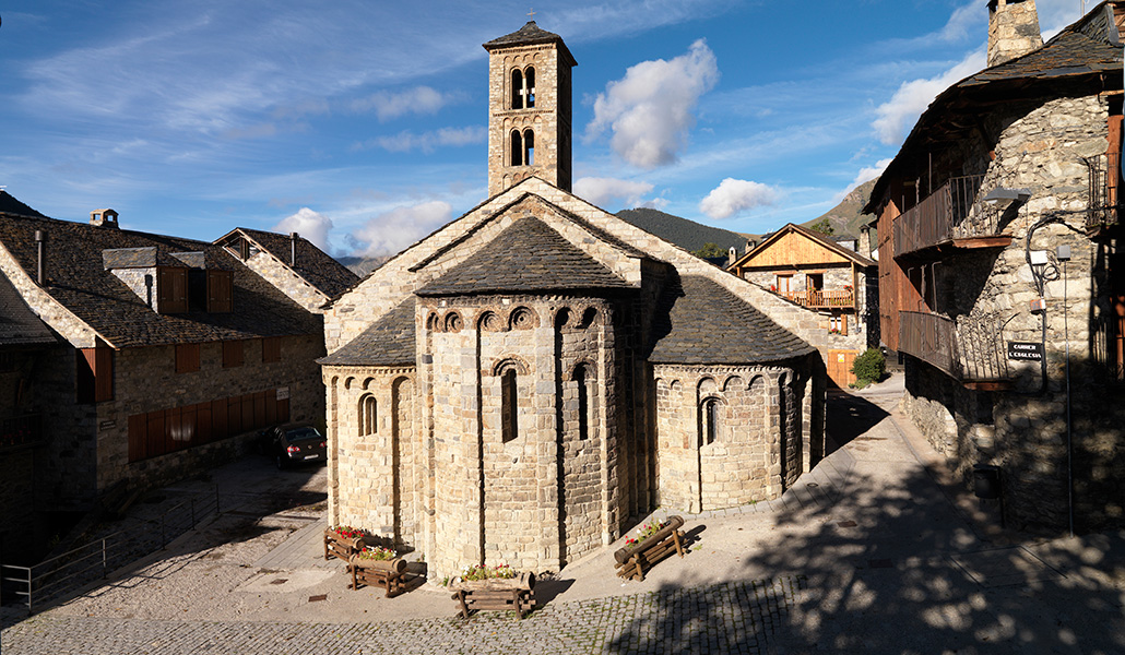 Fachada de Santa María de Tahul