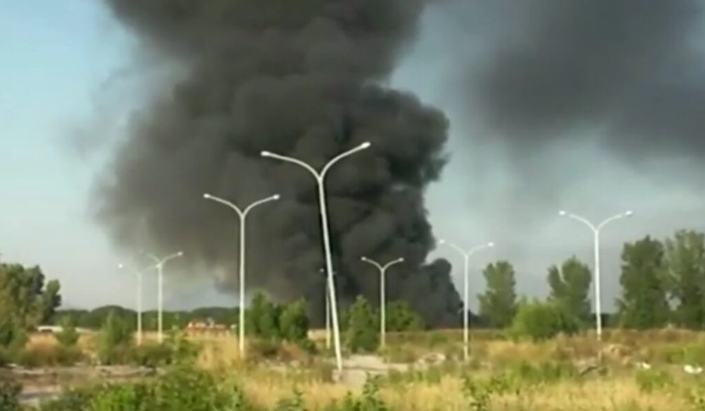 Incendio de un vertedero ilegal en Caivano. Foto: C. R.