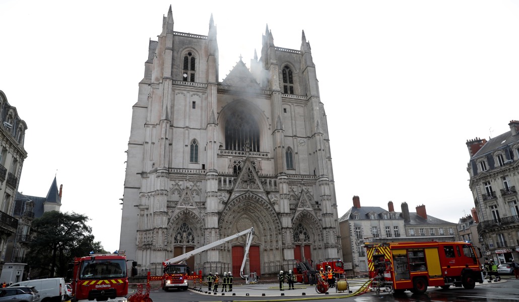Incendio provocado en la catedral de Nantes (Francia) el 18 de julio de 2020. Foto: CNS / Reuters / Stephane Mahe.