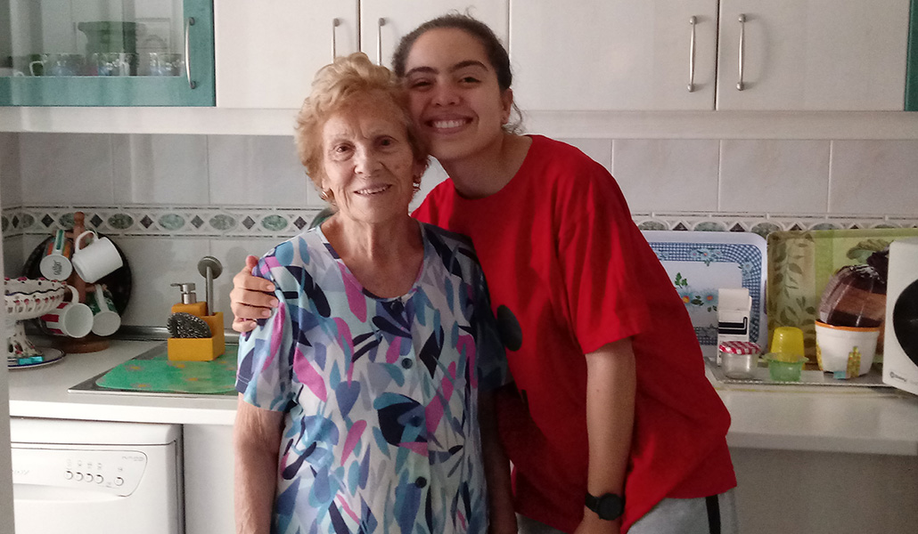 Una pareja de Convive similar a Isabel y Andrea.