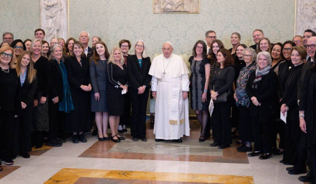 Los miembros de FADICA en una pasado encuentro con el Papa Francisco. Foto: FADICA.
