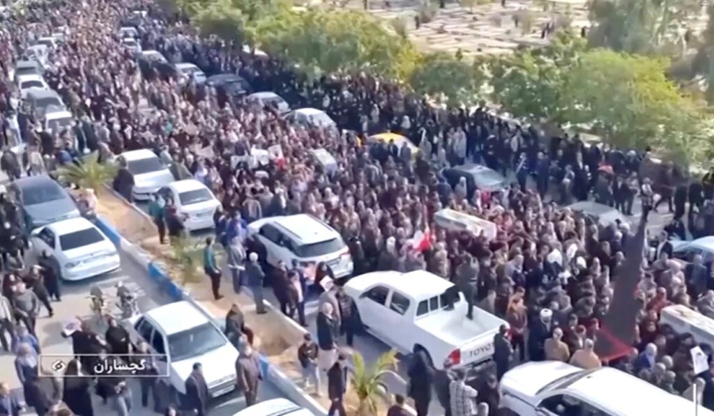 Procesión fúnebre por las víctimas de la violencia en enero. Foto: IRIB / Reuters.