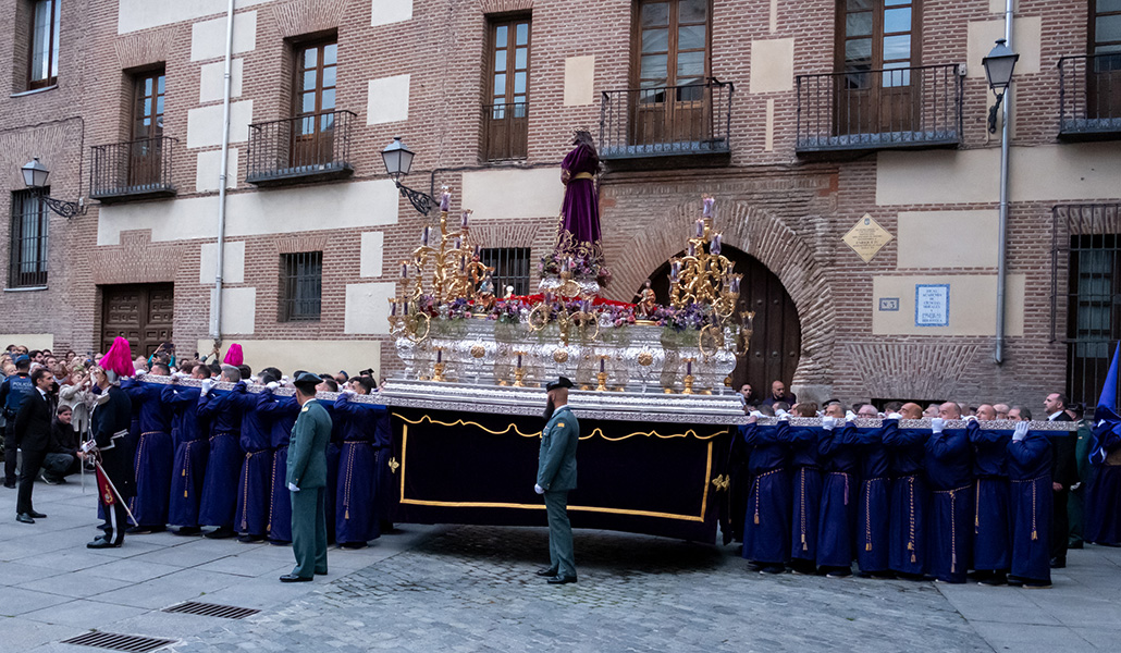 Jesús el Pobre en la madrileña plaza de la Villa.