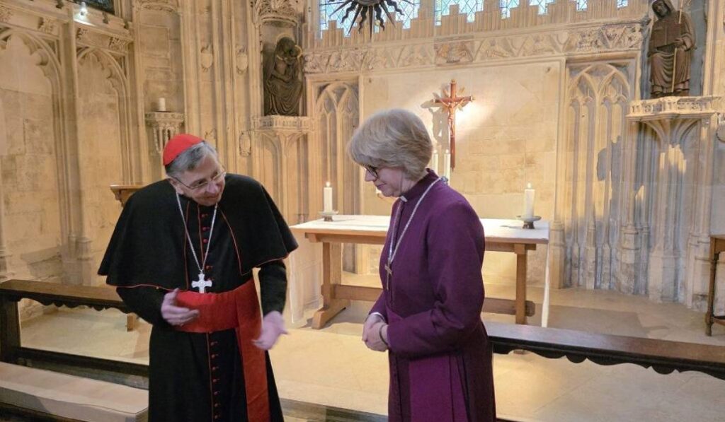 Sarah Mullally junto al cardenal Kurt Koch. Foto: Vatican News.