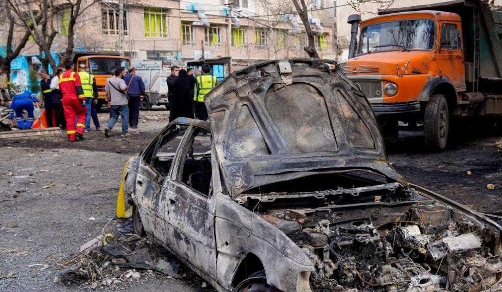 Secuelas del ataque de Israel y Estados Unidos en Teherán el 28 de febrero. Foto: CNS / ISNA / WANA / Reuters / Amir Kholousi.