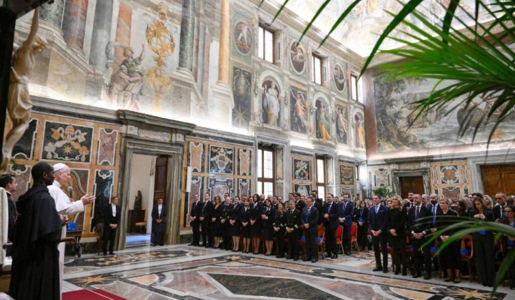 El Papa durante su discurso. Foto: Vatican News.