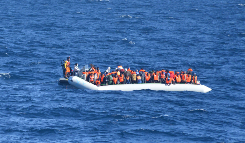 Migrantes llegando a las islas Canarias.