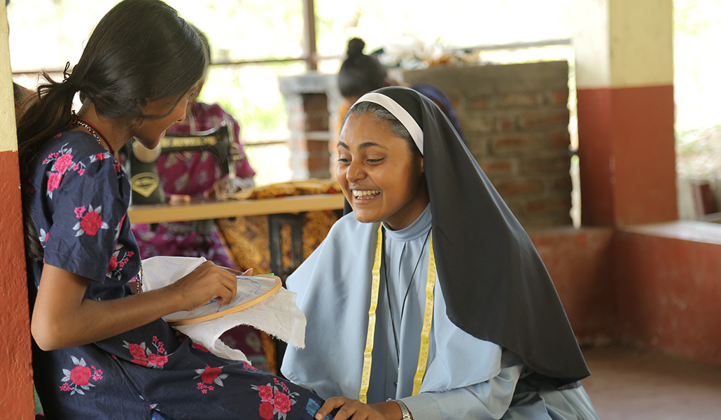 Vincy Aloshious da vida a Rani Maria Vattalil en la cinta.