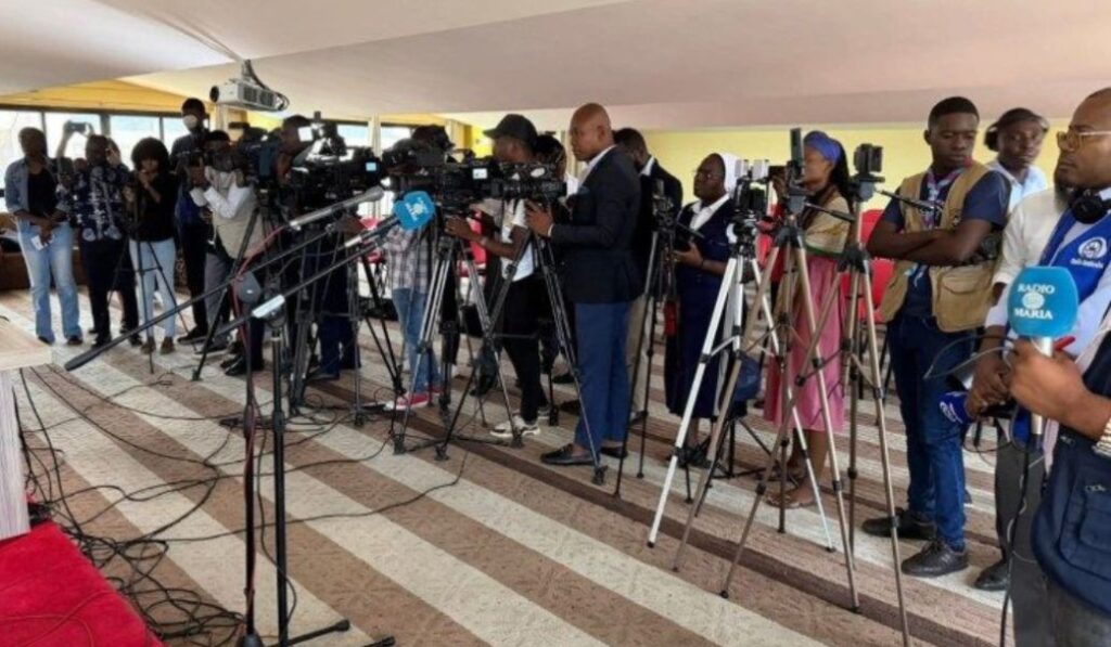 Prensa local desplegada en la Asamblea Plenaria de la Conferencia Episcopal de Angola y Santo Tomé y Príncipe.