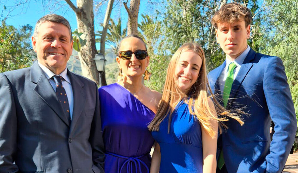 José Antonio, Rocío, María y Álvaro, una familia de voluntarios. Cedida por la familia Fuentes Prieto.