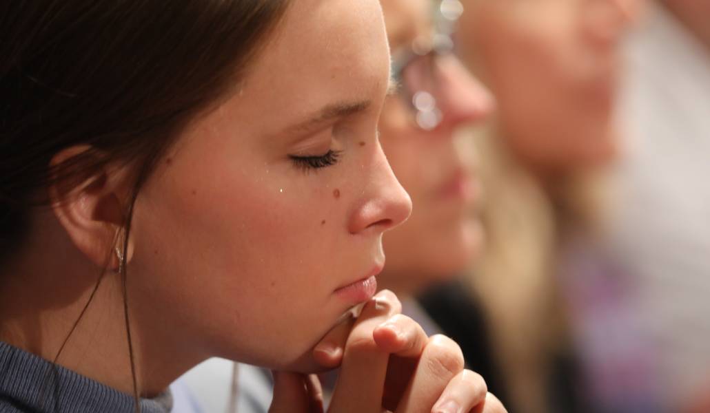 «Sostener una vocación es sostener el futuro de la Iglesia», dice la campaña. Foto: CNS.