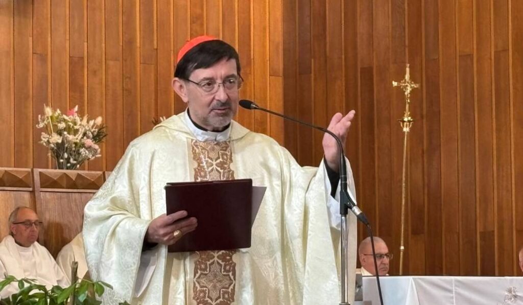 El cardenal Cobo en un momento de su homilía. Foto: Luis Miguel Modino.