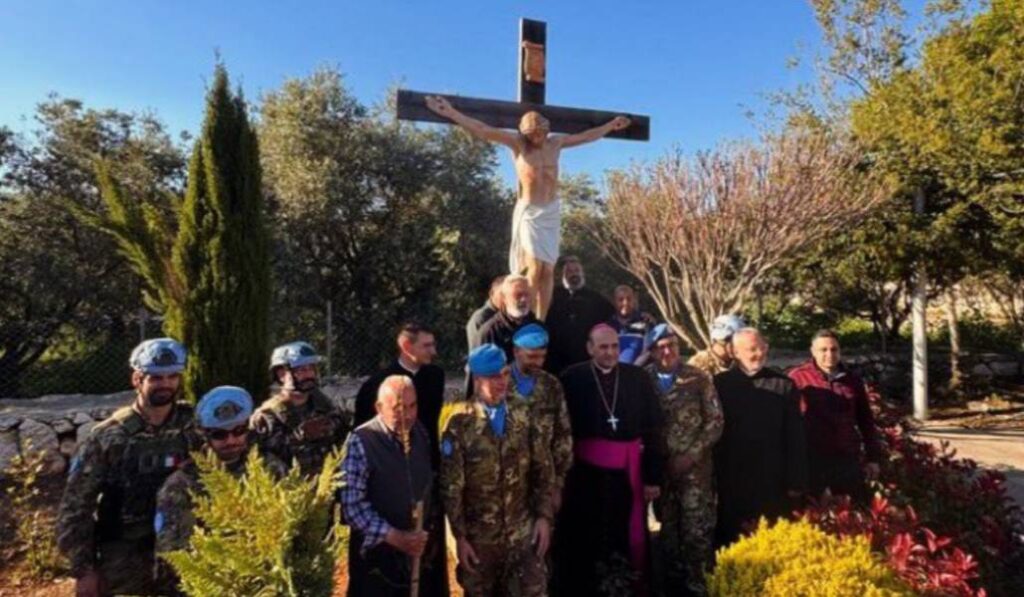 La nueva imagen tras ser colocada en el lugar de la profanación. Foto: X.