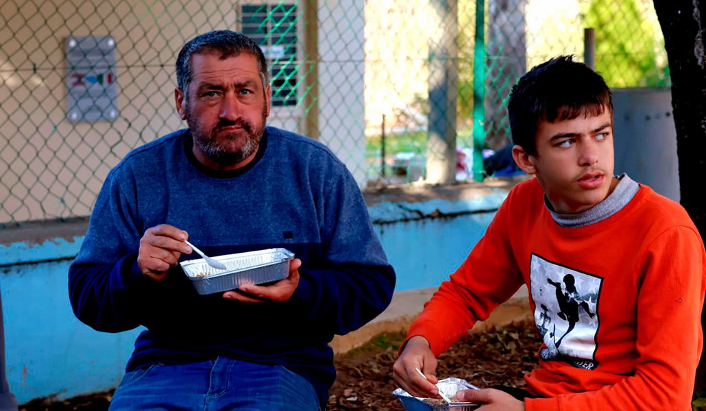 Las familias abandonaron sus pueblos con lo puesto debido a los constantes bombardeos.