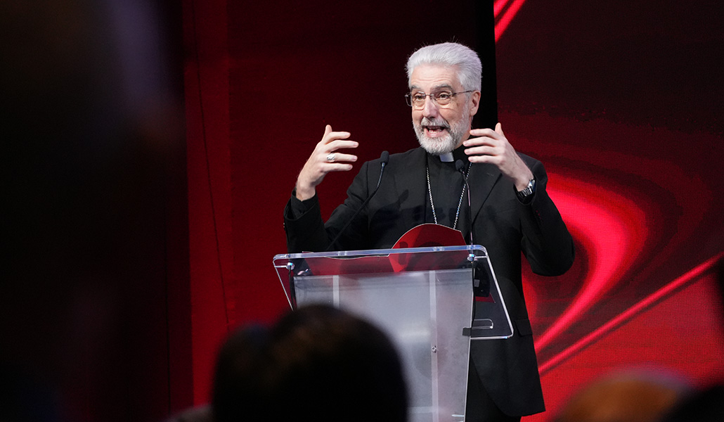 Marín en la asamblea presbiteral CONVIVIUM, el 10 de febrero, siendo aún subsecretario del Sínodo.