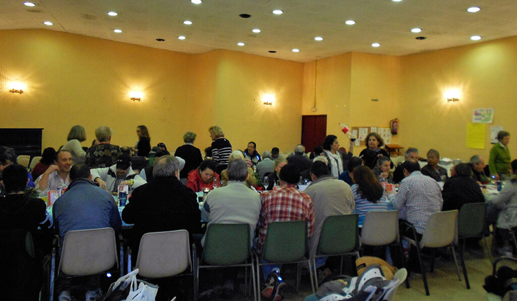 Uno de los desayunos que ofrece la parroquia.