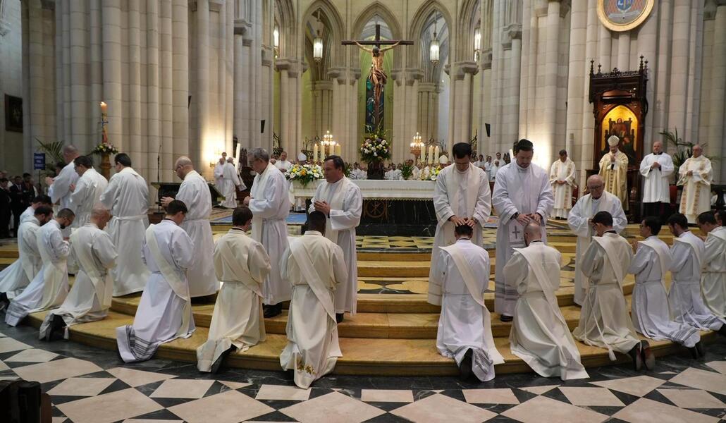 Un momento de las ordenaciones. Foto: Javier Ramírez.