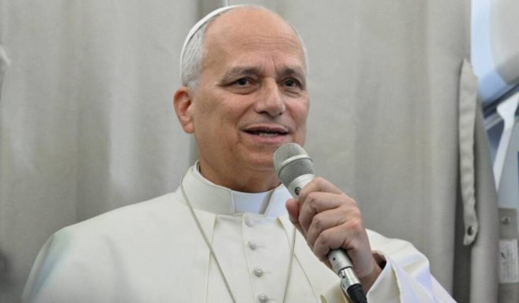 Un momento de la rueda de prensa en el avión a Angola. Foto: Vatican Media.