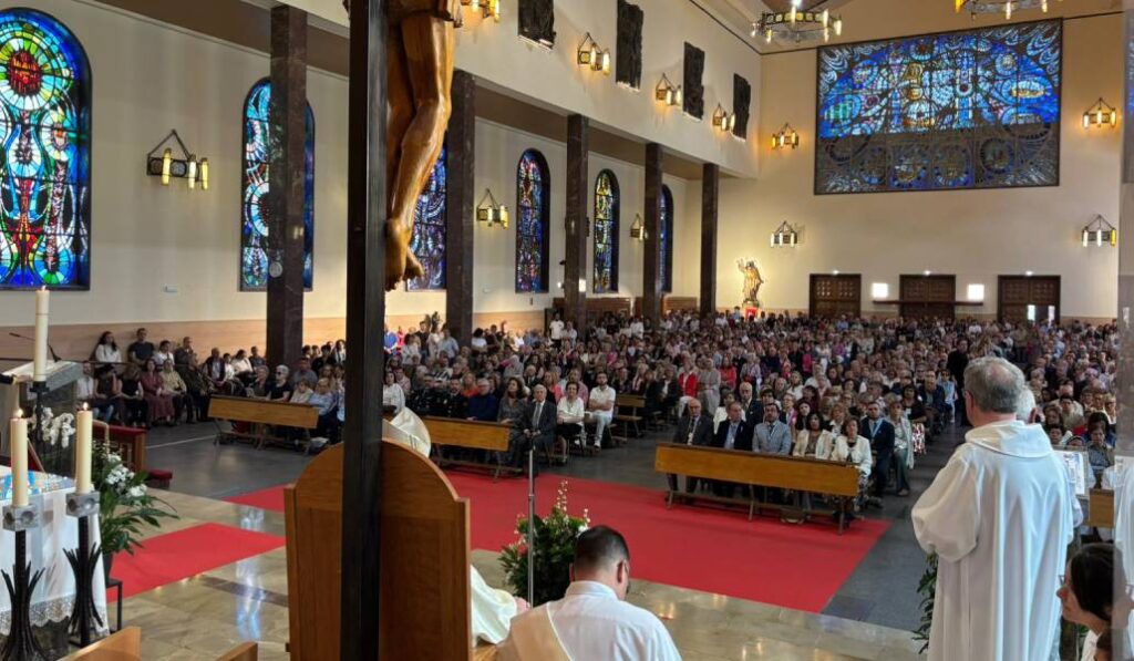 Un momento de la celebración. Foto: Luis Miguel Modino.