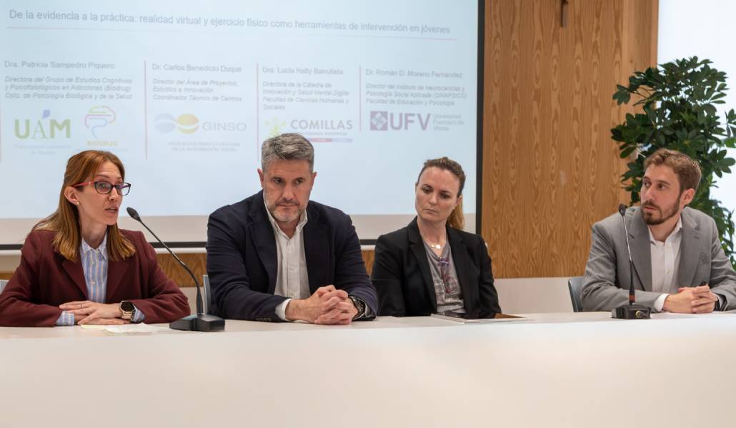 Moreno (derecha) durante la presentación de SINAPSICO. Foto: UFV.