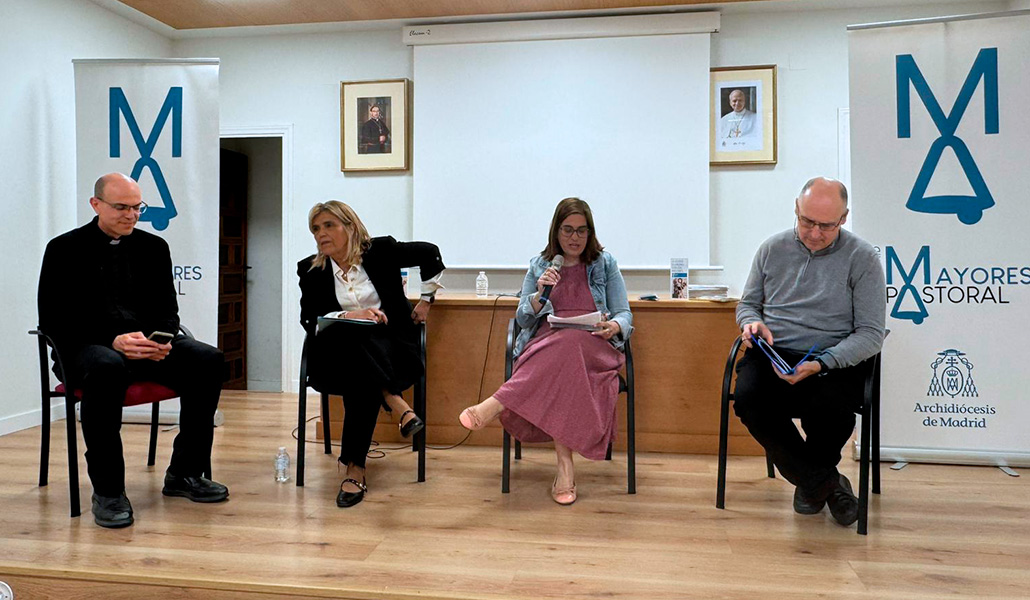 Presentación en el Arzobispado del tríptico 'La Iglesia de Madrid con los mayores'.