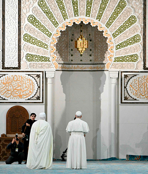 Descalzo en la Gran Mezquita.