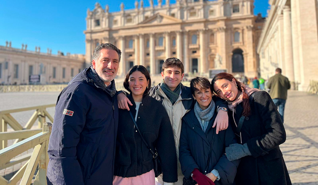 Ile y Germán en Roma con sus hijos.
