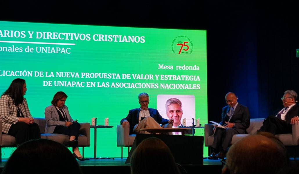 Una mesa redonda durante el encuentro. Foto: ASE.
