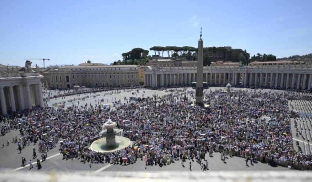 20.000 fieles y peregrinos se han congregado en la plaza de San Pedro. Foto: Vatican Media.