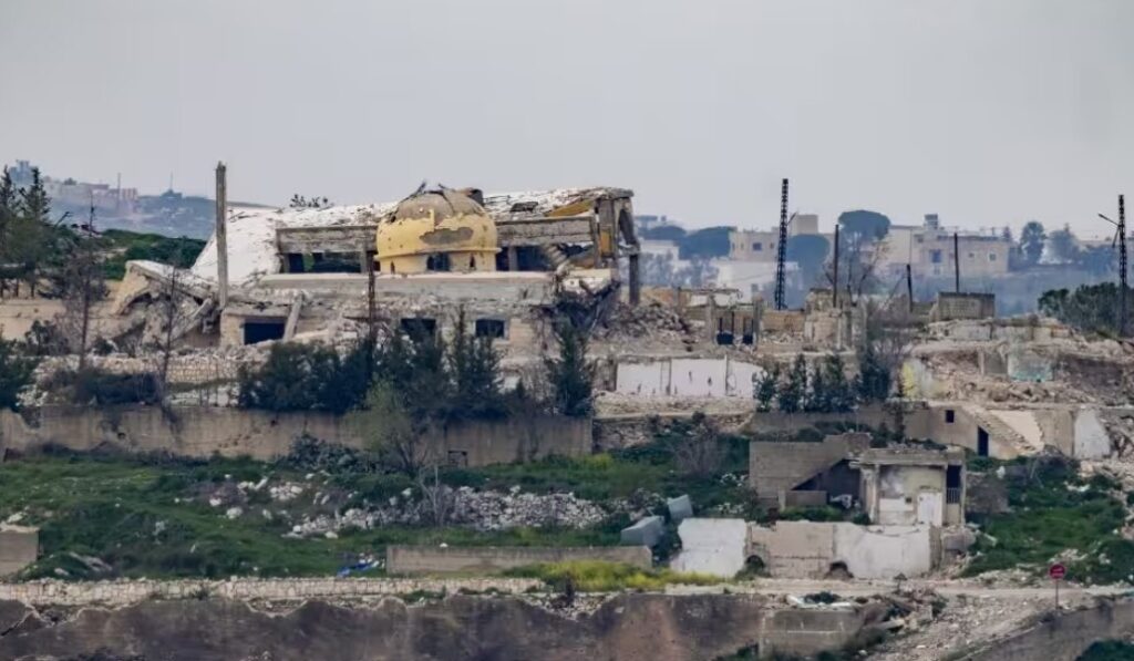 El convento destruido en Yaroun. Foto: AFP.