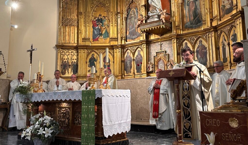 El cardenal Cobo presidió la Eucaristía al comienzo de la asamblea. Foto: CONFER.